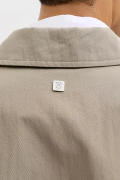 Gabardina cl&aacute;sica larga