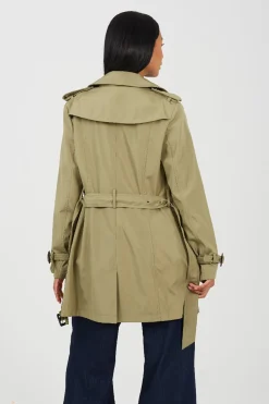 Gabardina con cintur&oacute;n y botones