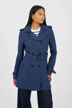 Gabardina con cintur&oacute;n y botones