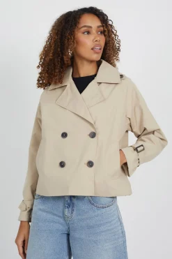 Gabardina corta con doble botonadura