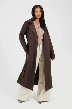 Gabardina larga con cintur&oacute;n