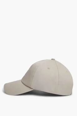 Gorra con bandera frontal