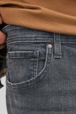 Jeans corte recto cinco bolsillos