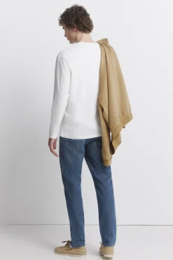 Jeans lavado medio oscuro slim fit