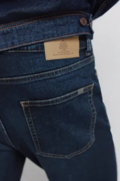 Jeans lavado oscuro slim fit