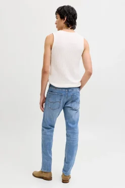 Jeans rectos ajustados