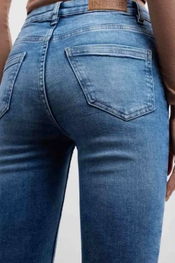 Jeans Skinny Tiro Medio