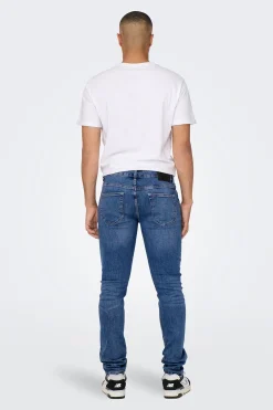 Jeans slim fit.