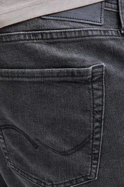 Jeans slim fit cinco bolsillos