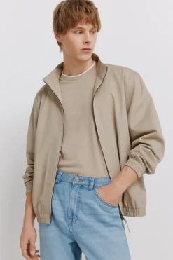 Jeans ultra ligero lavado medio straight fit