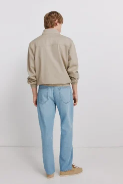 Jeans ultra ligero lavado medio straight fit