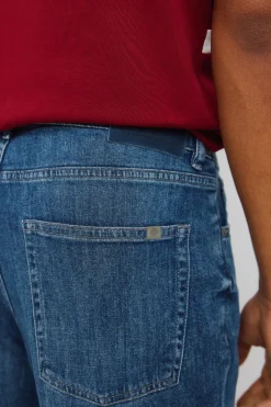 Jeans ultraligero lavado oscuro slim fit