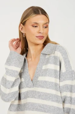 Jersey a rayas con cuello pico