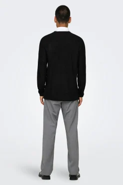 Jersey cuello redondo.