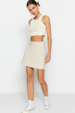 Minifalda vaquera estilo l&aacute;piz