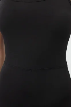 Mono deportivo largo con espalda