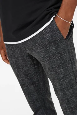 Pantal&oacute;n 5 bolsillos tapered