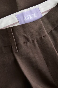 Pantal&oacute;n ancho con pinzas