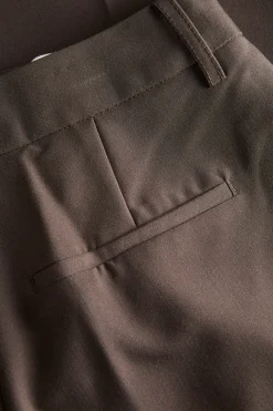 Pantal&oacute;n ancho con pinzas