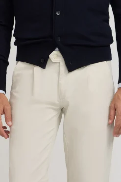 Pantal&oacute;n chino casual pinzas