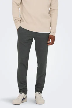 Pantal&oacute;n chino casual