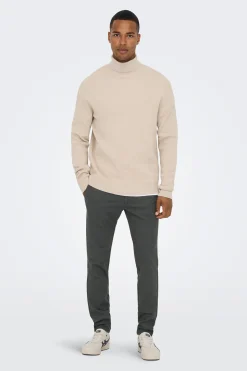 Pantal&oacute;n chino casual