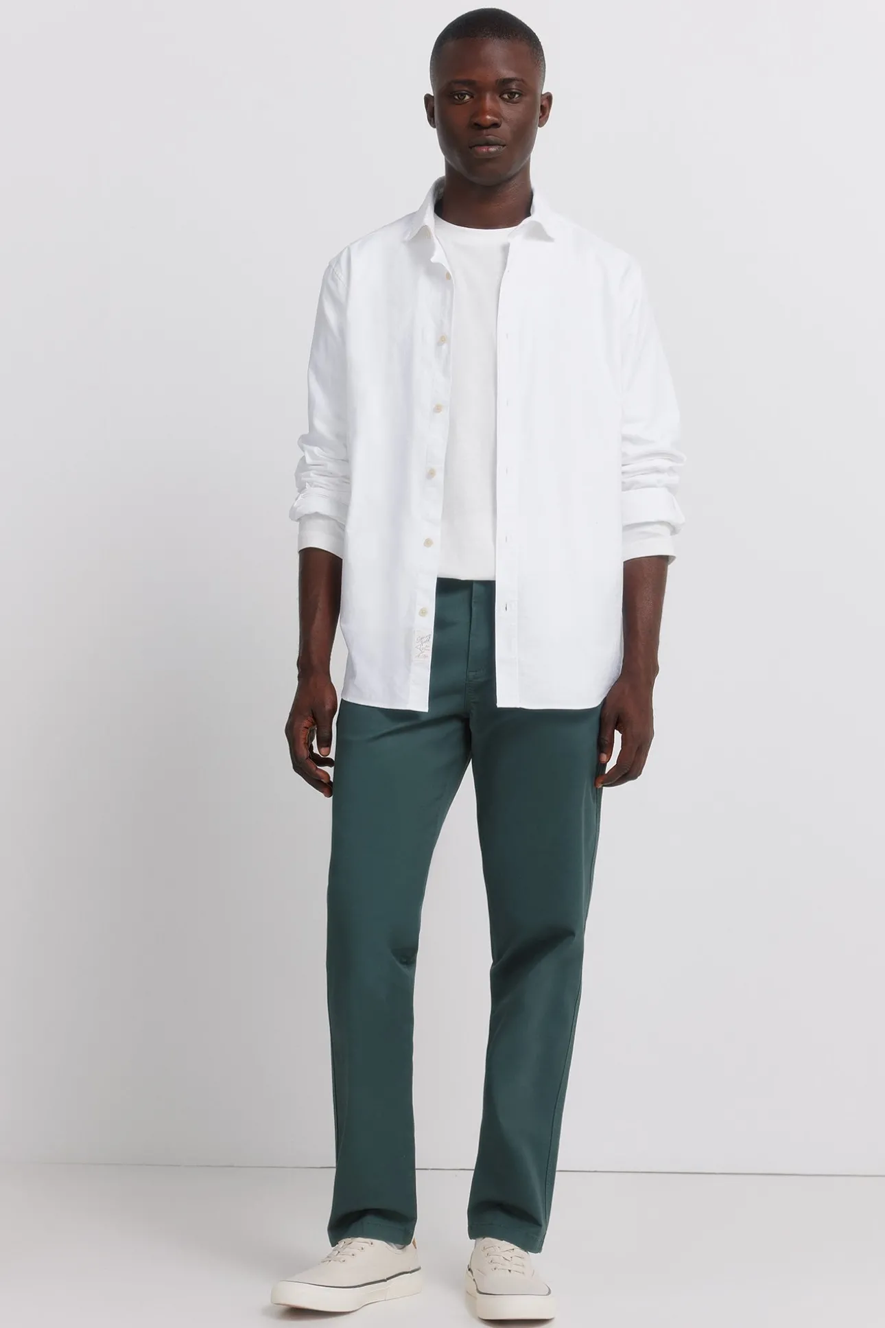 Pantal&oacute;n chino color slim fit