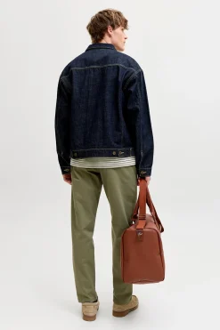 Pantal&oacute;n chino relaxed tiro medio