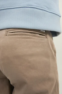 Pantal&oacute;n chino slim