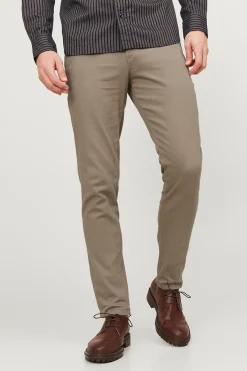 Pantal&oacute;n chino slim fit