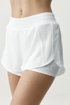 Pantal&oacute;n corto deportivo Padma 2.0 blanco roto