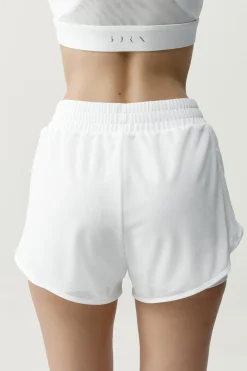 Pantal&oacute;n corto deportivo Padma 2.0 blanco roto