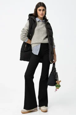 Pantal&oacute;n flare