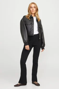 Pantal&oacute;n flare tiro alto