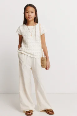 Pantalón fluido con bordados niña