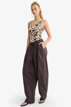 Pantal&oacute;n holgado