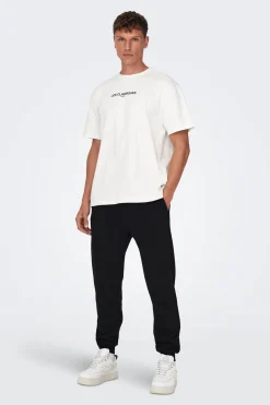 Pantal&oacute;n largo de ch&aacute;ndal