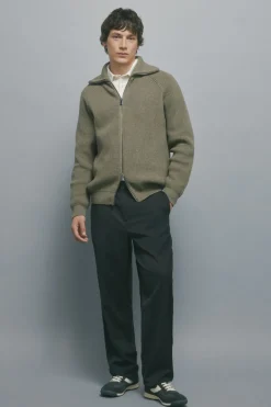 Pantal&oacute;n rayas straight fit