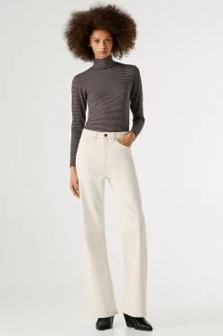 Pantal&oacute;n vaquero acampanado tiro alto