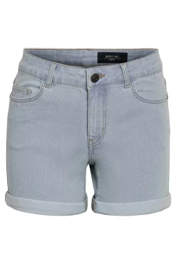 Pantal&oacute;n vaquero corto con 5 bolsillos y detalle dobladillo.