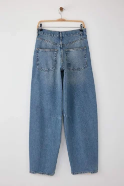 Pantal&oacute;n vaquero holgado