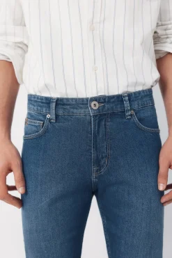 Pantal&oacute;n vaquero ligero slim fit