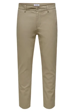 Pantalon chino de hombre slim fit.