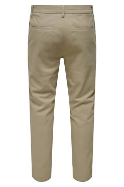 Pantalon chino de hombre slim fit.