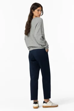 Pantalones a medida con cintur&oacute;n