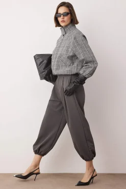 Pantalones bombachos flu&iacute;dos