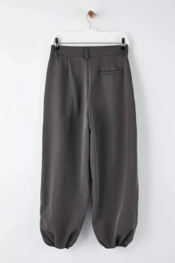 Pantalones bombachos flu&iacute;dos