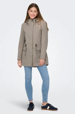 Parka con capucha
