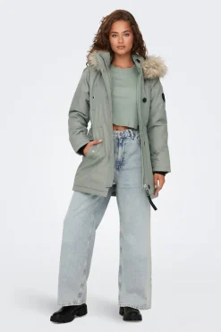 Parka con capucha con pelo