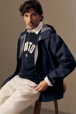 Parka corta con capucha